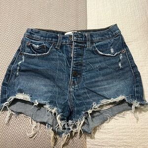 Abercrombie & Fitch The High Rise Mom Short